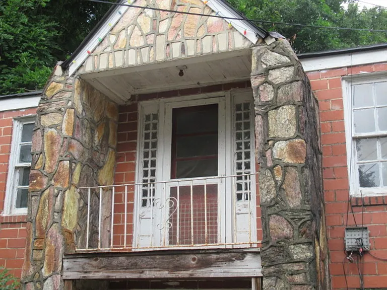 806 N Park St #B — Photo 2