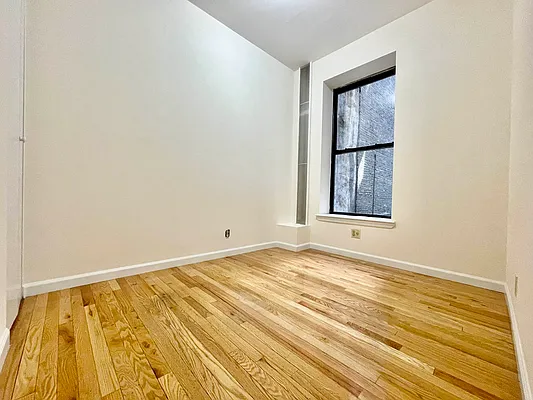 Rented by HOLTON REAL ESTATE INC. | media 17