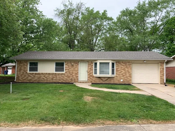 8400 W Fairview Dr, Yorktown, IN 47396