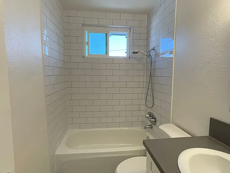126 E Wilken Way — Photo 17