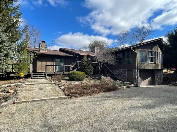 7138 Elgin Dr SW, Sherrodsville, OH 44675