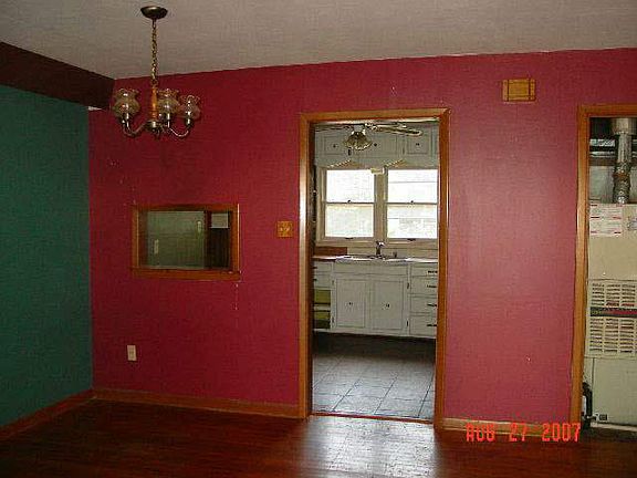 3rd image of 1109 Shady Ln