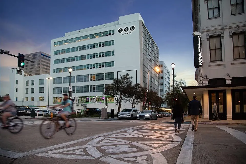 440 on Third — Photo 2
