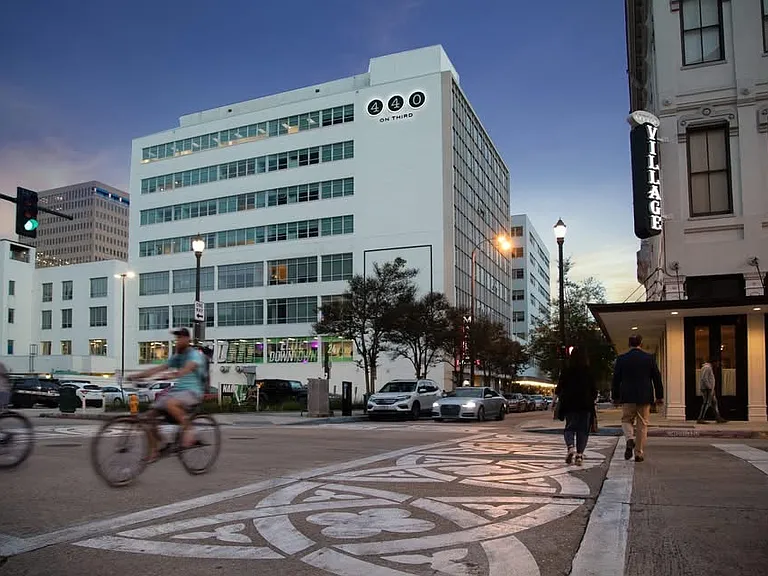 440 on Third — Photo 2