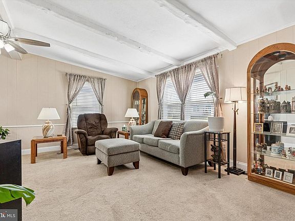 4th image of 74 Longwood Pl