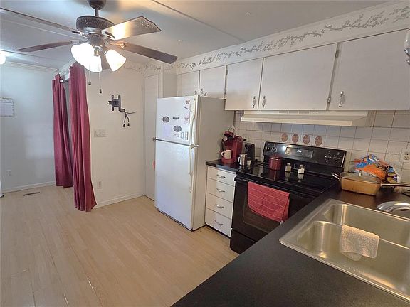 3rd image of 480 NE 64th Ave