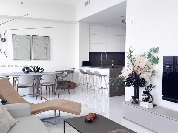 950 Brickell Bay Dr APT 5608, Miami, FL 33131
