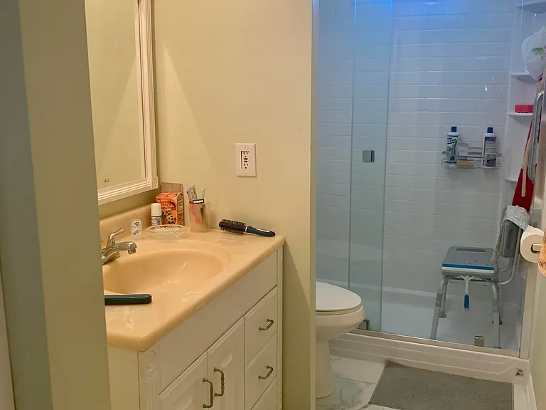 230 NE 26th Ave #318 — Photo 12