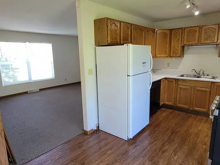411-413 Gaylee St — Photo 10