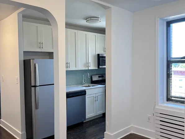 283 Albany Avenue image 1 of 12