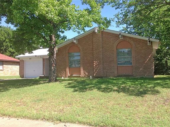 2nd image of 511 Magnolia Ln