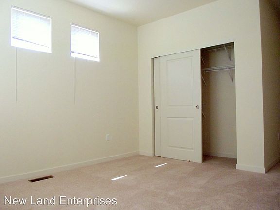 5th image of 2650 N Humboldt Blvd APT H