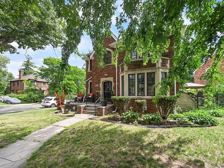 20096 Shrewsbury Rd — Photo 5
