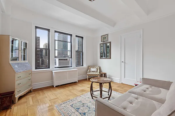 Sold by Compass | media 18