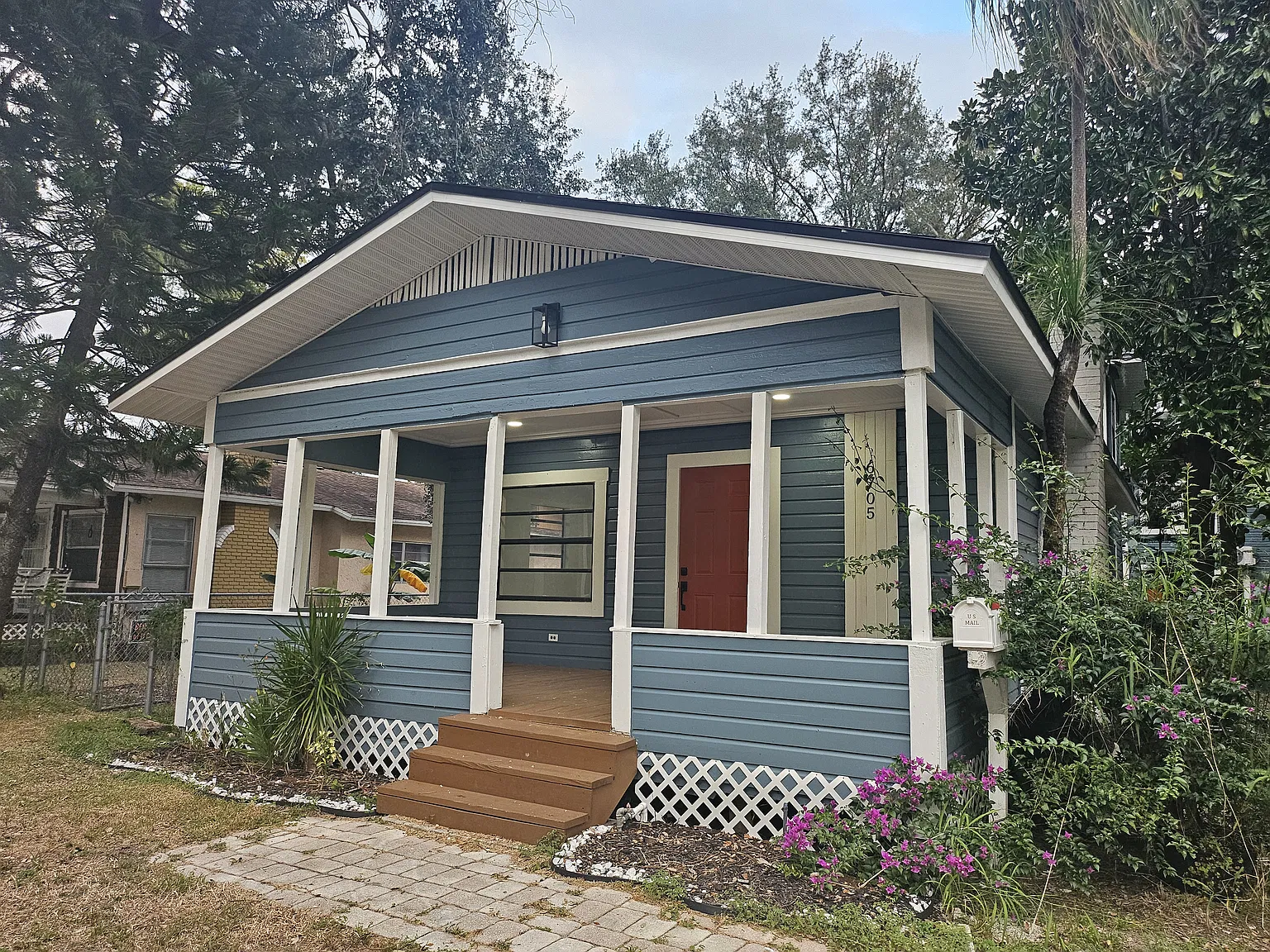 2 bed, 1155 sqft, $2,300 — Photo 2