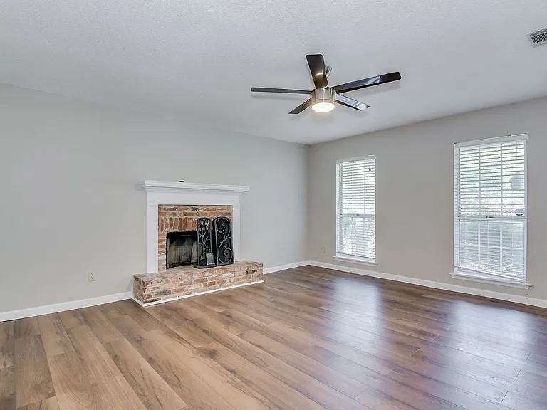 321 Timberidge Dr — Photo 11