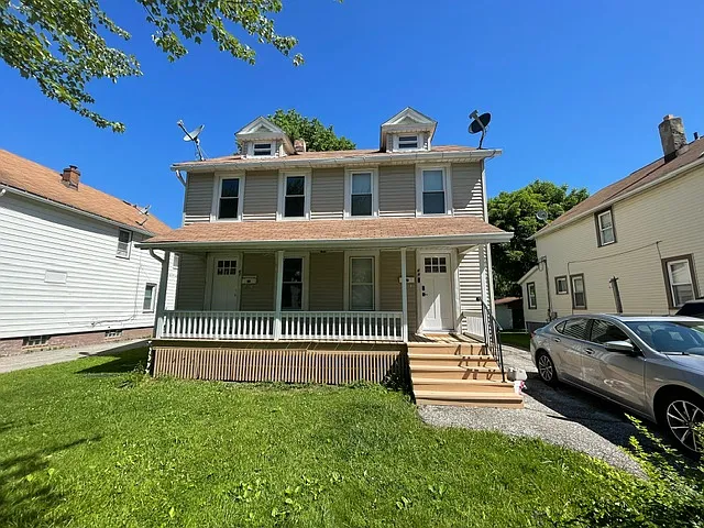 2 bed, 1300 sqft, $1,250 — Photo 1