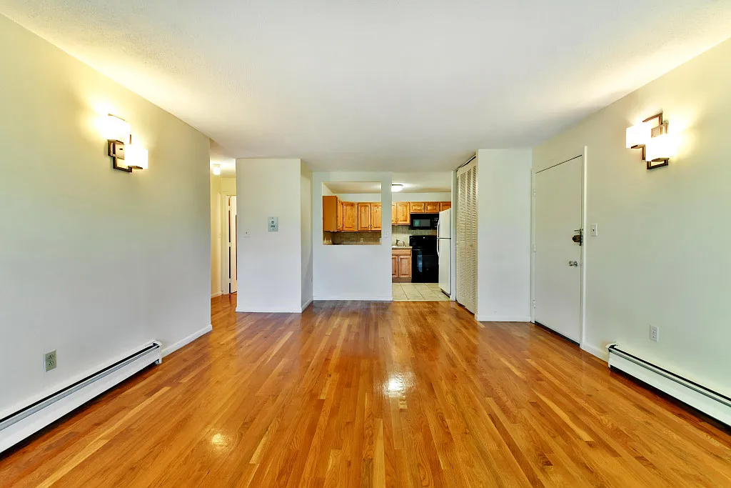 2 bed, 810 sqft, $3,900 — Photo 4