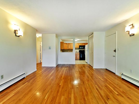 4th image of 17 Francis St #41
