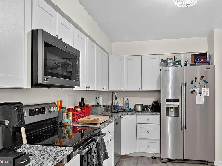 6929 Clearwind Ct #B — Photo 7