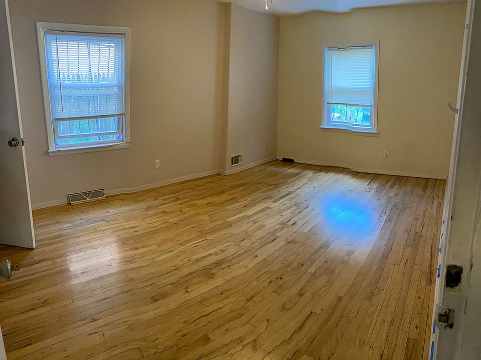 1st image of 16626 Gothic Dr #1