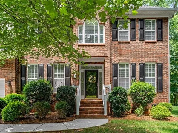 5 Holly Springs Ln, Greensboro, NC 27455