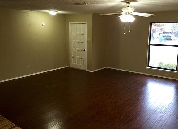 3rd image of 5301 Duchess Ct