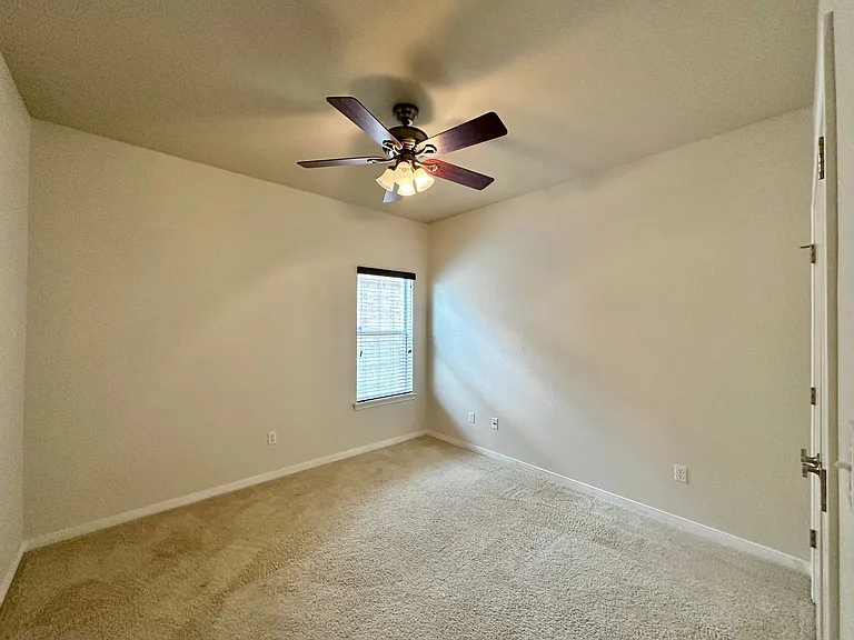 705 Marshall Dr — Photo 36