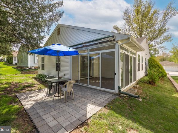 24 Lake View Ter, Columbus, NJ 08022