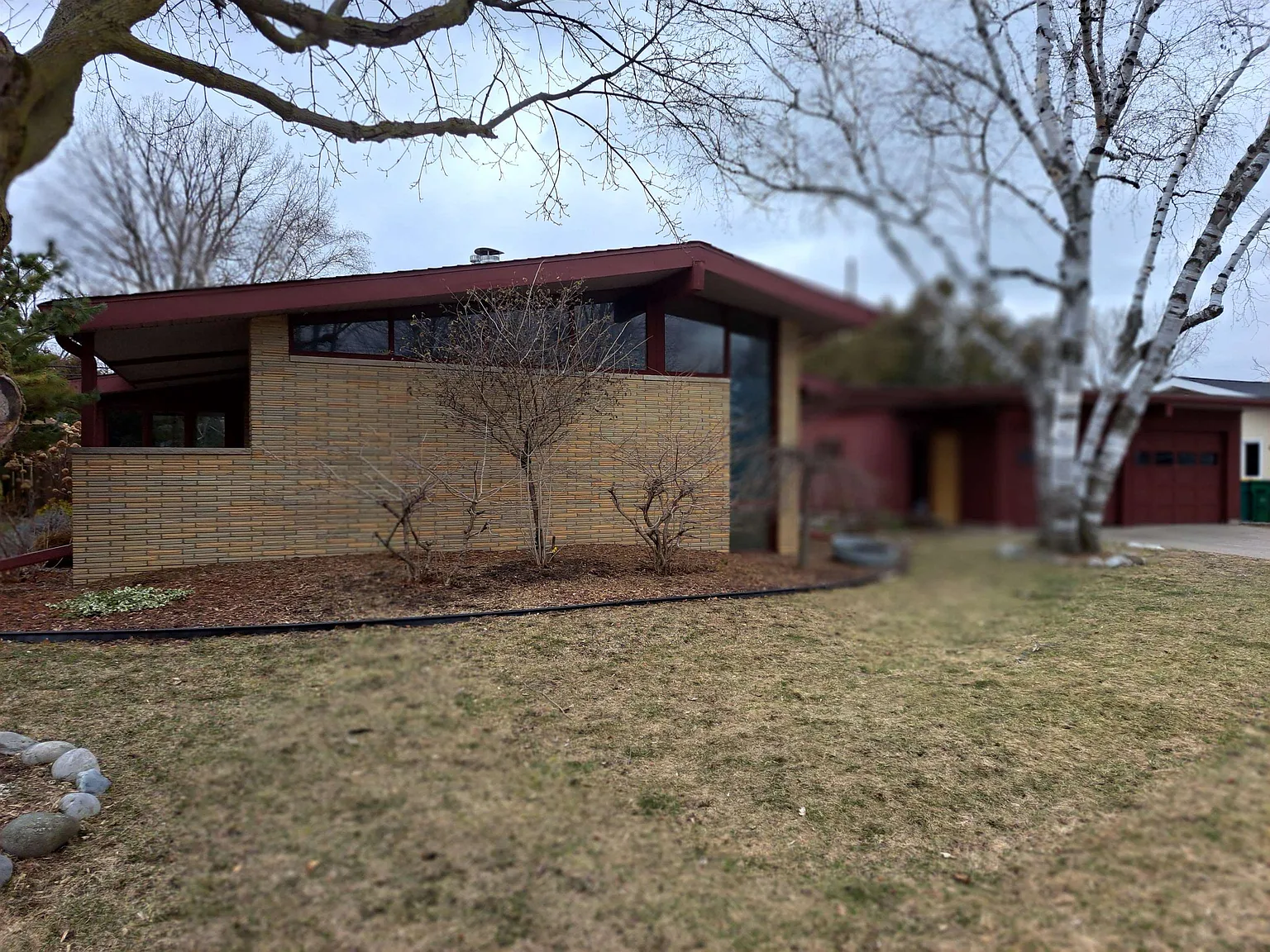 5404 Hilltop Dr photo 1