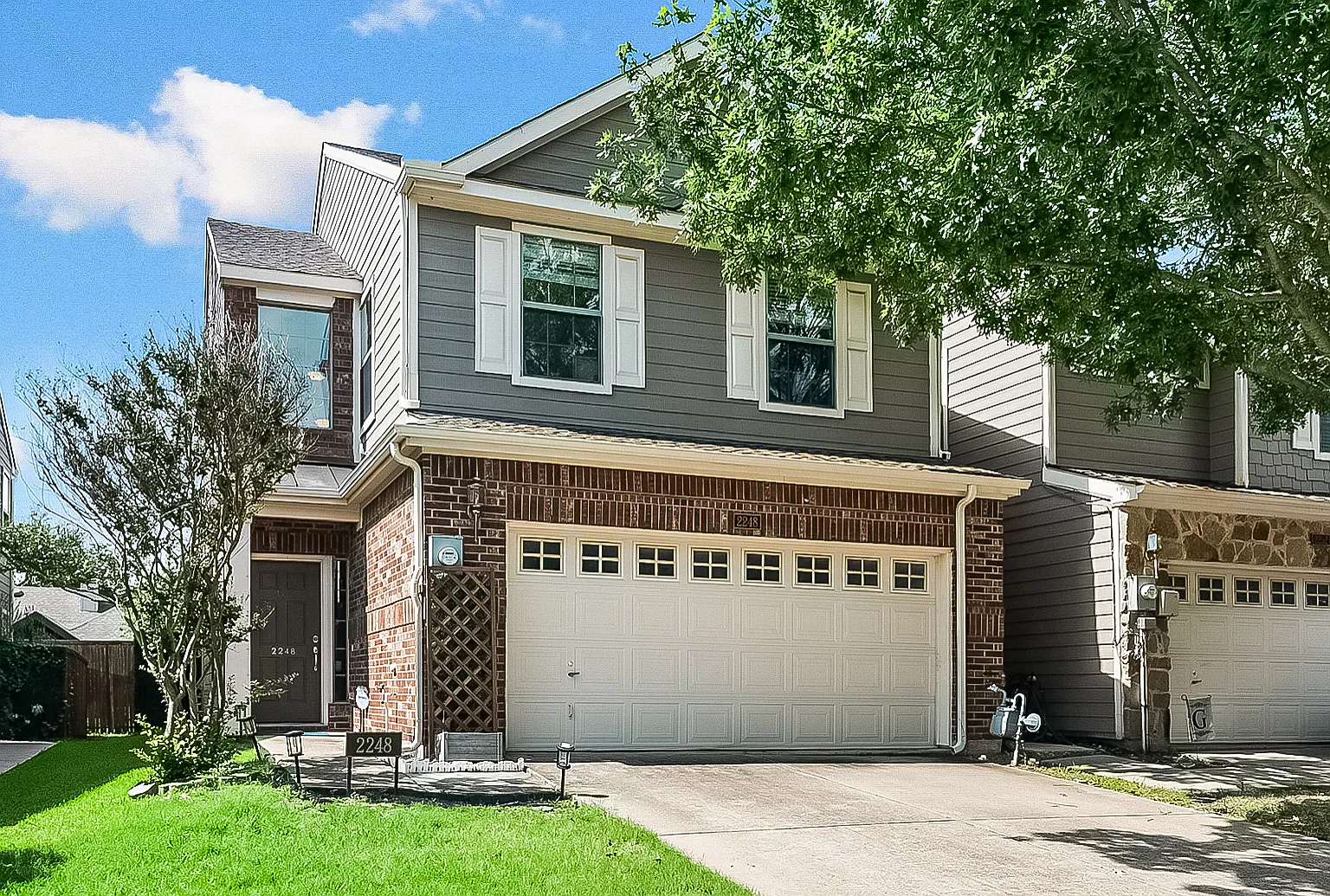 4 bed, 2.5 bath, 1876 sqft, $2,500 — Photo 1
