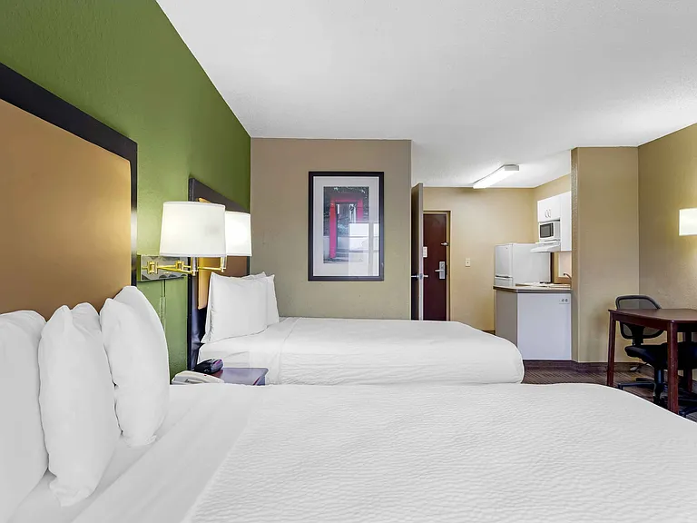 Studio Suite - 2 Full Beds