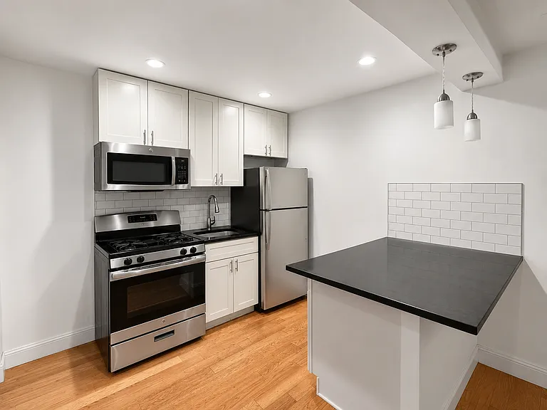 146 Fenimore St #GARDEN — Photo 4