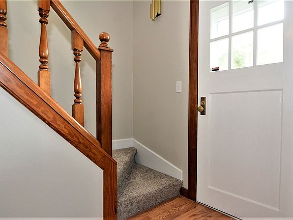 5th image of 641 S Rotherwood Ave