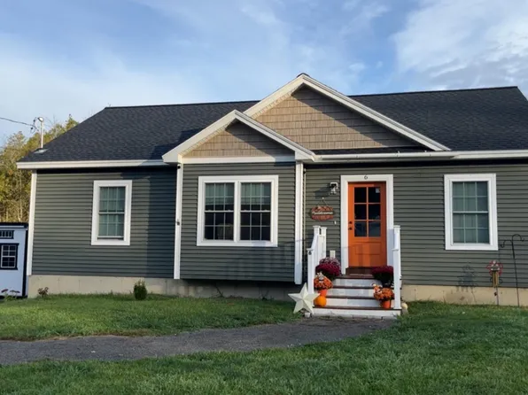 6 Lindsay Drive, Levant, ME 04456