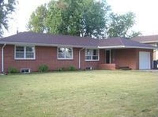 607 Newport Rd, Hutchinson, KS 67502