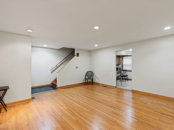 5th image of 6136 N Winthrop Ave