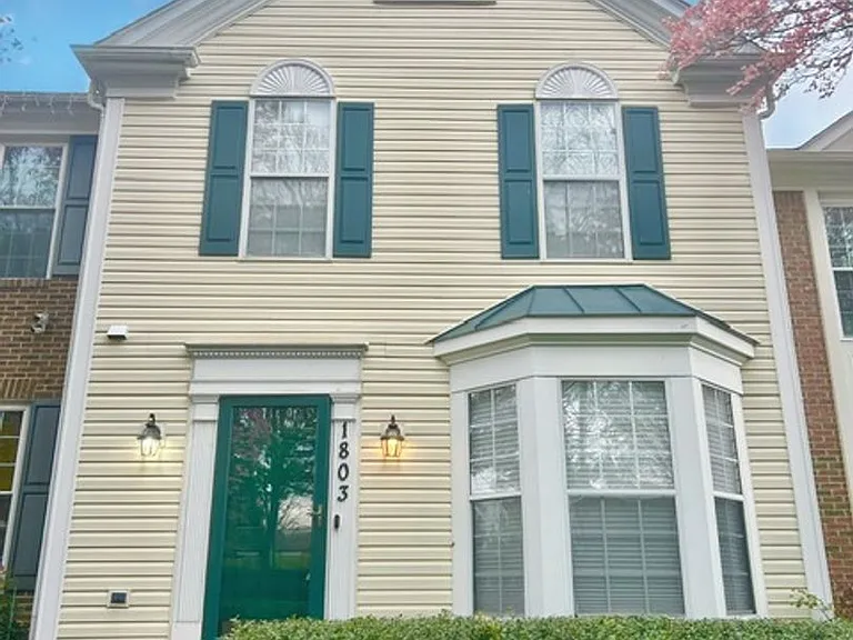 1803 Staley Manor Dr — Photo 2