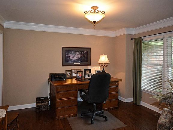5th image of 703 Solitude Cir SE