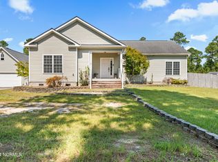 301 Sand Ridge Rd, Hubert, NC 28539