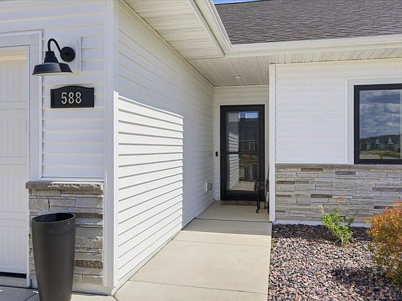 4th image of 588 Stonewood Ct
