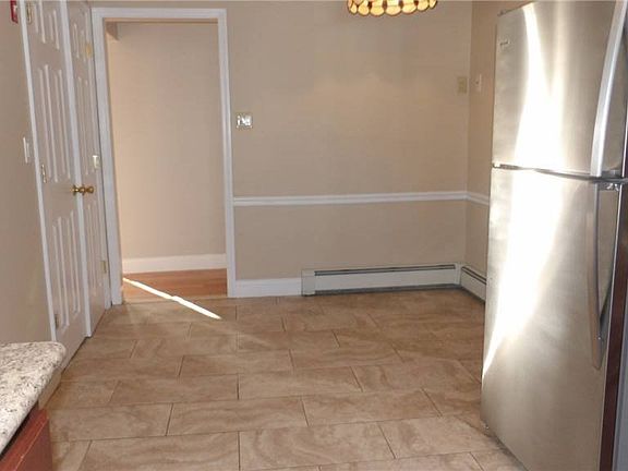 5th image of 15 Granada Pl