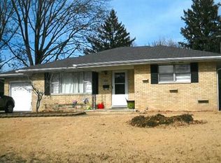 121 Grand Ave, Wood River, IL 62095
