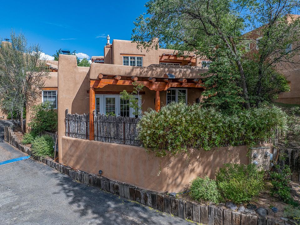 1st image of 322 Magdalena Rd #9