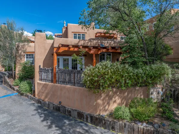 322 Magdalena Rd #9, Santa Fe, NM 87501
