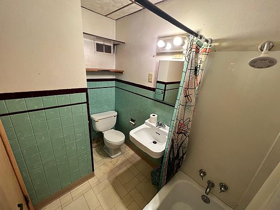 4th image of 317 E Elm St