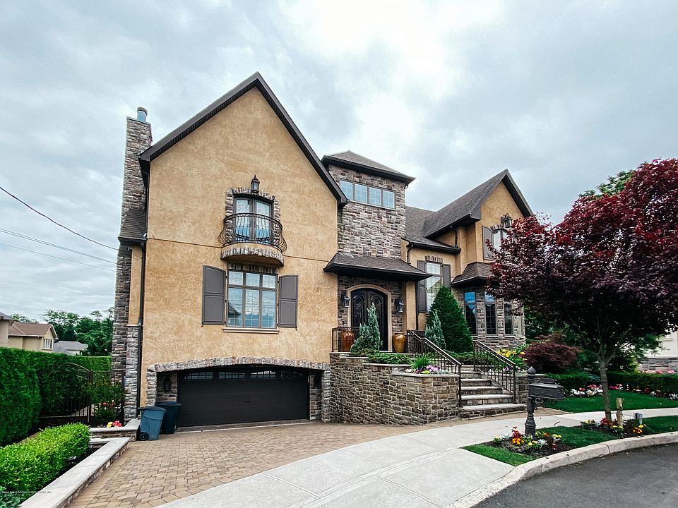 1st image of 45 Blackhorse Ct