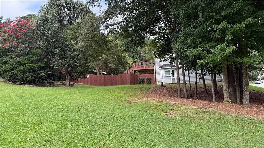 4 bed, 3.0 bath, 2402 sqft, $2,500 — Photo 3