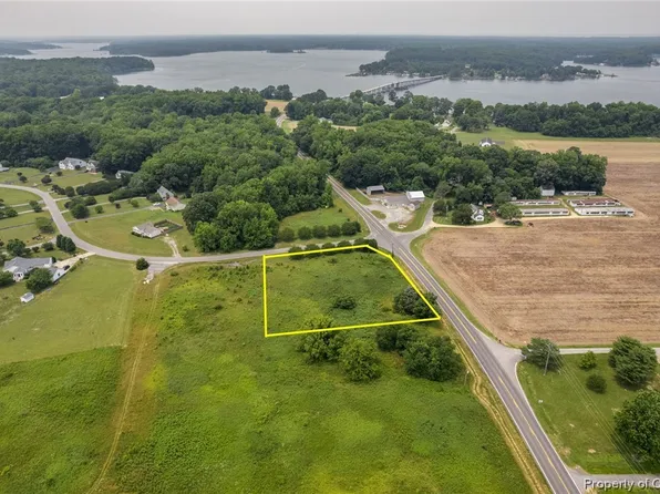 1 Dixie Dr, Dutton, VA 23050