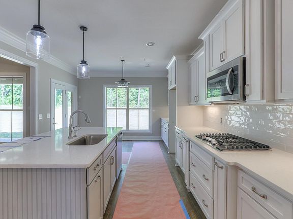 2nd image of 400 Yellowtail Dr